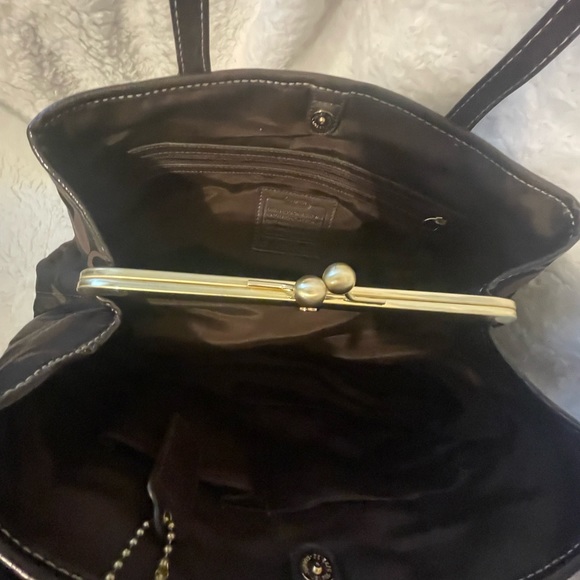 COACH handbag - Picture 4 of 4